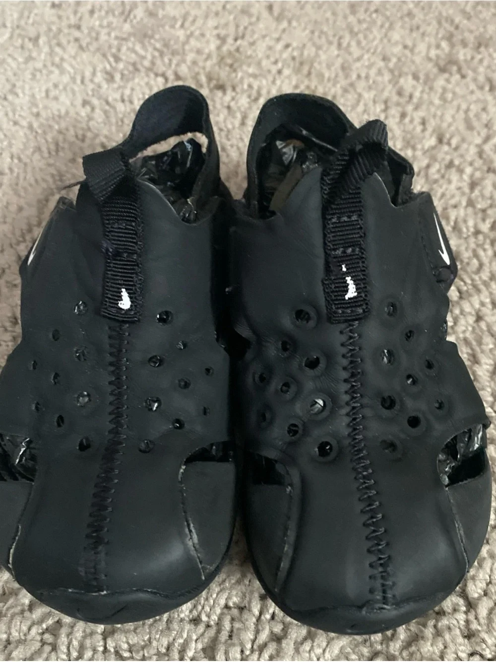 Nike Sunray protect Black Sandals with White Swoosh Accent size 7
